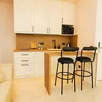 Coral Cane Apartment *