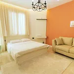 Coral Cane Apartment *