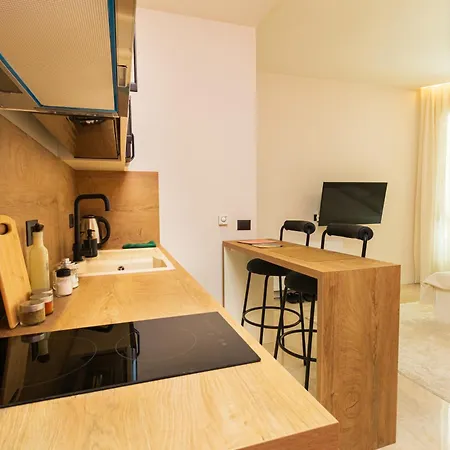 Apartment Coral Cane