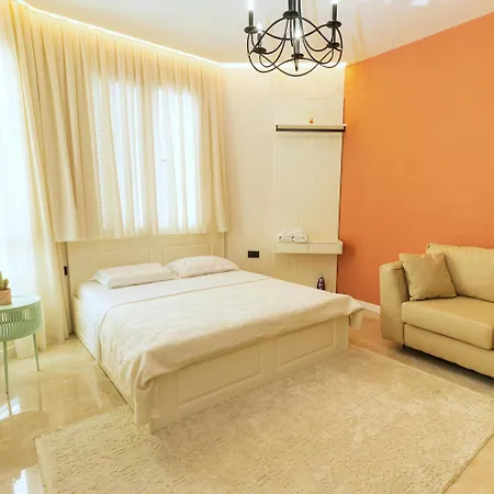 Coral Cane Apartment